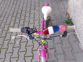 Author Melody 20 - 7