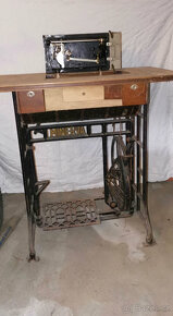 Starožitný šicí stroj MINERVA - 7