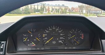 Mercedes-Benz 200E - 7