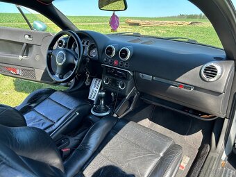 Audi TT 1.8T 132 kW, LPG, r. 1998 + náhradní vůz jako bonus - 7