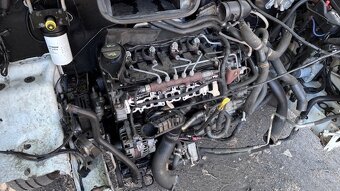FORD Tranzit 2,2 TDCi - long - 9místní - havarovaný - předek - 7