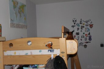 rozkládací patrová postel, horní spaní z masivu FIJA V - 7