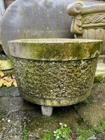 Betonové vázy, květináče, sloupy, podstavce, stolky TV - 7