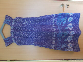 Dámské ,dívčí šaty + plavky - 7