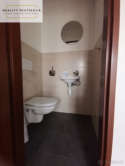 Pronájem komerčního objektu s halou, 400 m 2 + 400 m2 plochy - 7