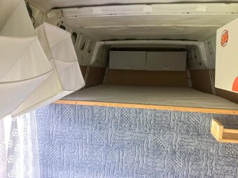 Iveco Daily L2H3 2,3l - kempovací vestavba - 7