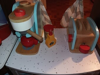 Dětská dřevěná kuchyňka - 7