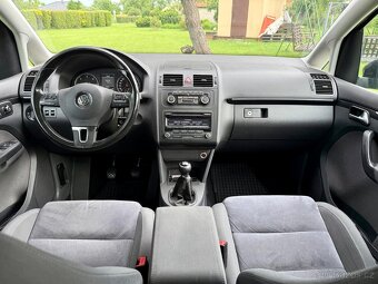 Volkswagen Touran 2.0 TDI 103 kw - krásný stav - 7