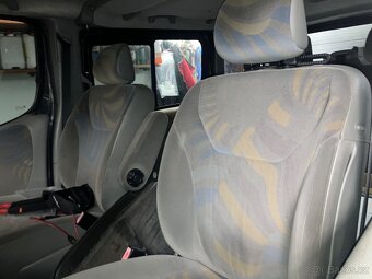Renault Trafic Passenger 2.5dci vadný motor - 7