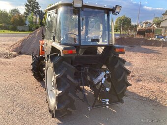 Malotraktor Kubota s kabinou a nakladačem - 7