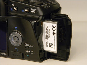 Sony Alpha A100 - tělo - 7