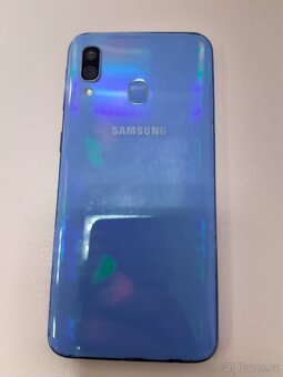 Samsung Galaxy A40 modrý 64GB - 7