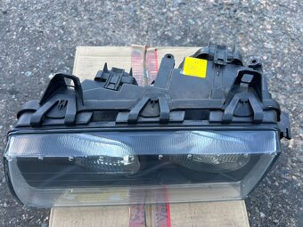 BMW E36 LEVÉ světlo NOVÉ BOSCH 8363493 - 7