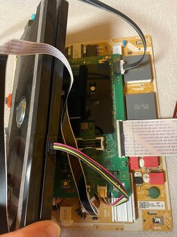 Prodám Samsung UE65NU7172U - BN94-06454V - 7