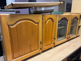 Kuchyň masiv se spotřebiči - 7