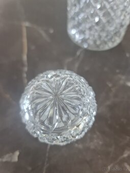 Karafa se šesti sklenkami - 7