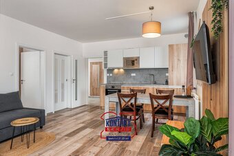 Prodej luxusního apartmánu 3+KK se saunou, terasou a zahrado - 7