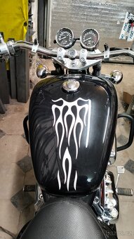 Honda Magna 750 - 7