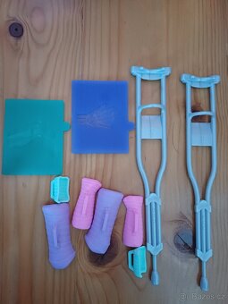 Barbie Mattel klinika, lékařka - 7