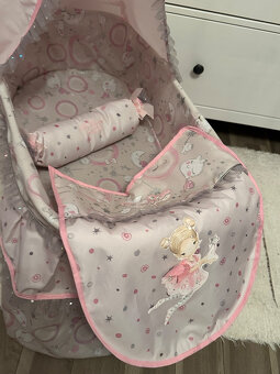 Krásná postýlka s nebesy pro panenky - 7