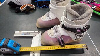 Dětské lyže 90 cm, lyžáky, helma, brýle - 7