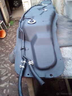 Palivová nádrž - renovace a kaučuk - 7