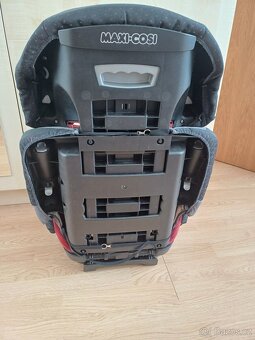 Autosedačka Maxi Cosi Rodi XR (15-36kg) - černo-červená - 7