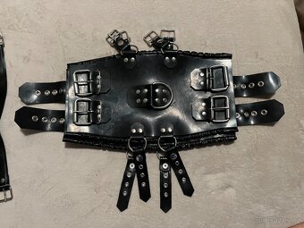 Latexový/gumový heavyrubber korzet s oky vel.M - 7