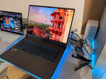 RTX 5080 ASUS ROG Strix G18 G815LW - 7