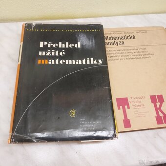 Knihy -matematika. - 7