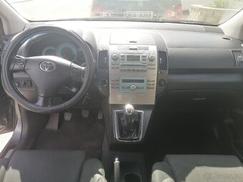 Toyota corrola verso 2,2D4D - 7
