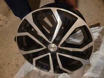 4x Dezent TA 7x17 5x114.3 ET40 + TPMS senzory - 7