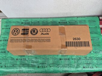 panel mezi zadní světla VW Sharan (7M) 7M3945255H - 7