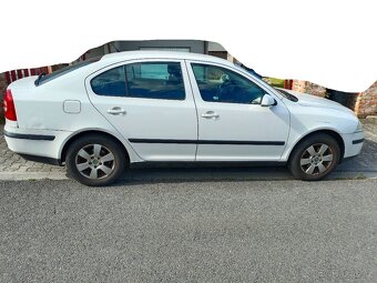Škoda Octavia 1.6 FSi 85 Kw, Elegance - 7