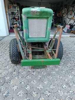 Traktor - vřetenová sekačka - 7