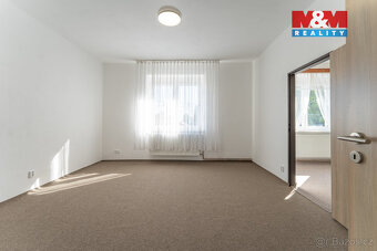Pronájem bytu 3+kk, 71 m², garáž, zahrada, Bezno - 7