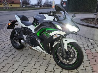 Kawasaki Ninja 650 r.v 2022, naj jen 3236 km Jak nová - 7