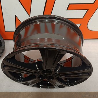 Alu kola Motec 7,5Jx17 , 5x112 , ET37 - 7