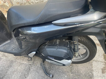 Honda SH125, rok 2021, původ ČR, 2. majitel - 7