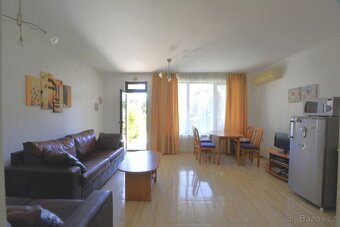 Zařízený apartmán 3+kk s verandou a výhledem na bazén - 7
