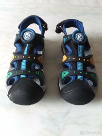 Sportovní boty a sandálky - 7