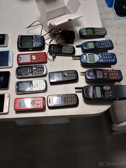 Staré mobilní telefony - 7