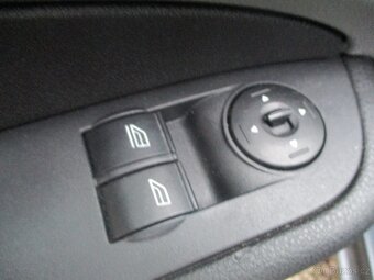 Ford Focus 1.6i DIGI AC - 7