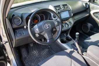 Toyota RAV4 - 7