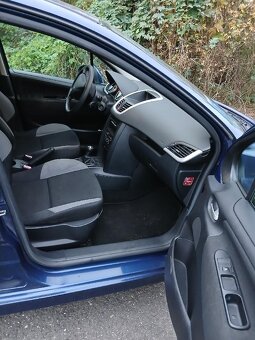 PEUGEOT 207 1.4i rok 2010 naj.169tis.km perfektní stav - 7