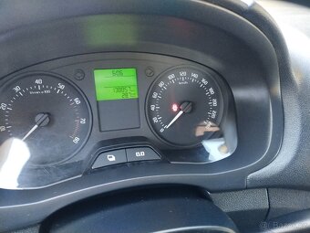 Škoda fabia 1.2 htp 51kw klima nová STK model 2011 - 7