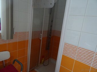 Pronájem bytu v RD 3+kk studentkám - 7