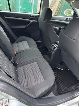 Škoda Octavia combi 2011 1.6 Dsg automat - 7