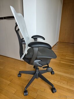 Herman Miller Mirra - 7