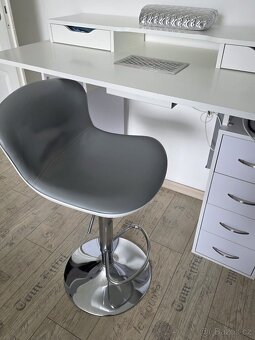 Manikérský stůl - 7